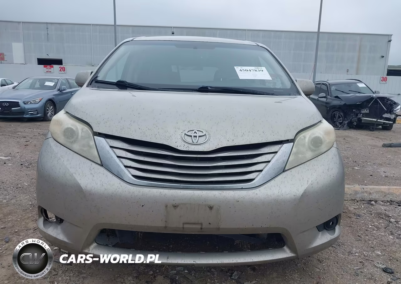 2015 Toyota Sienna Le 8 Passenger VIN:5TDKK3DCXFS583739 - 12