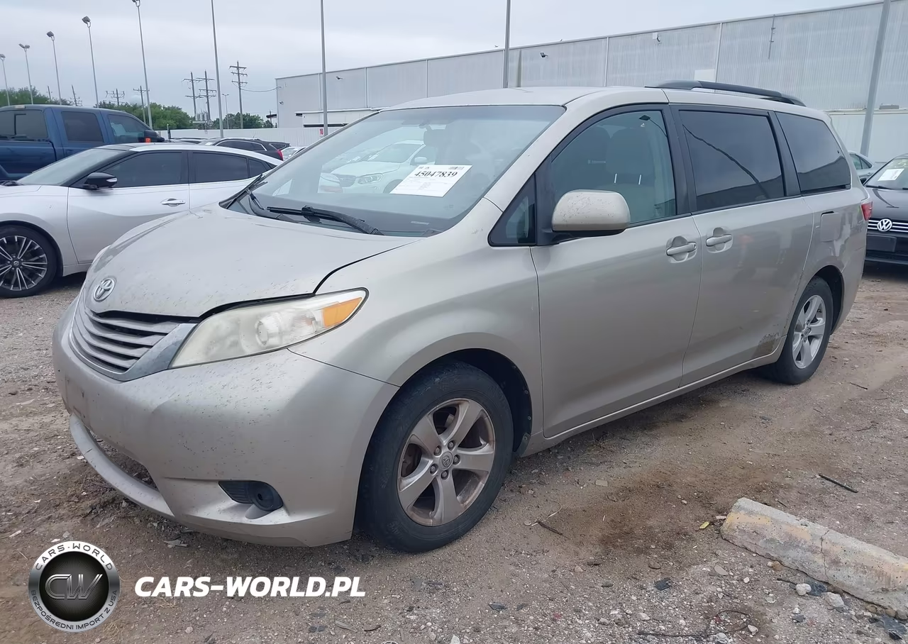 2015 Toyota Sienna Le 8 Passenger VIN:5TDKK3DCXFS583739 - 2