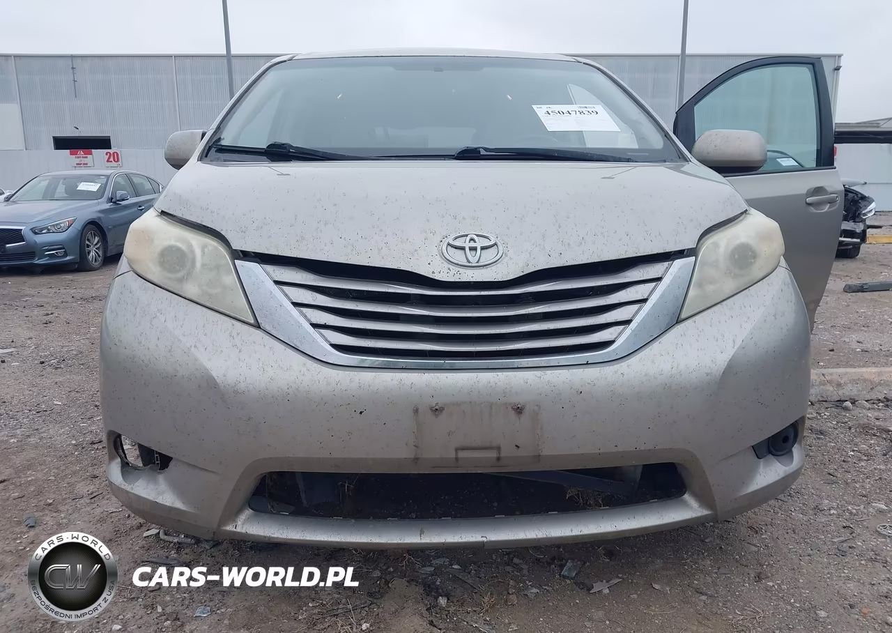 2015 Toyota Sienna Le 8 Passenger VIN:5TDKK3DCXFS583739 - 6