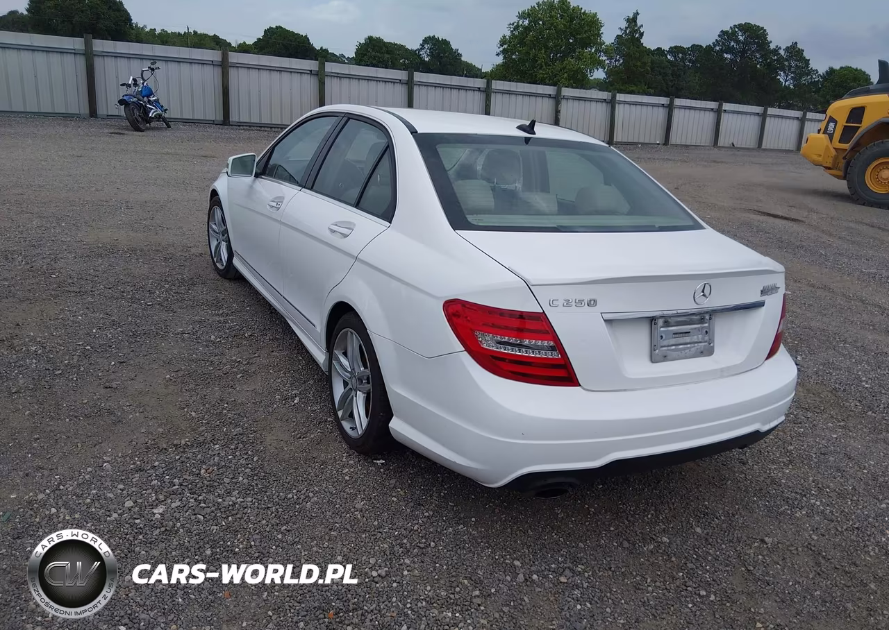 2014 Mercedes-Benz C 250 Sport VIN:WDDGF4HB7EA933086 - 3