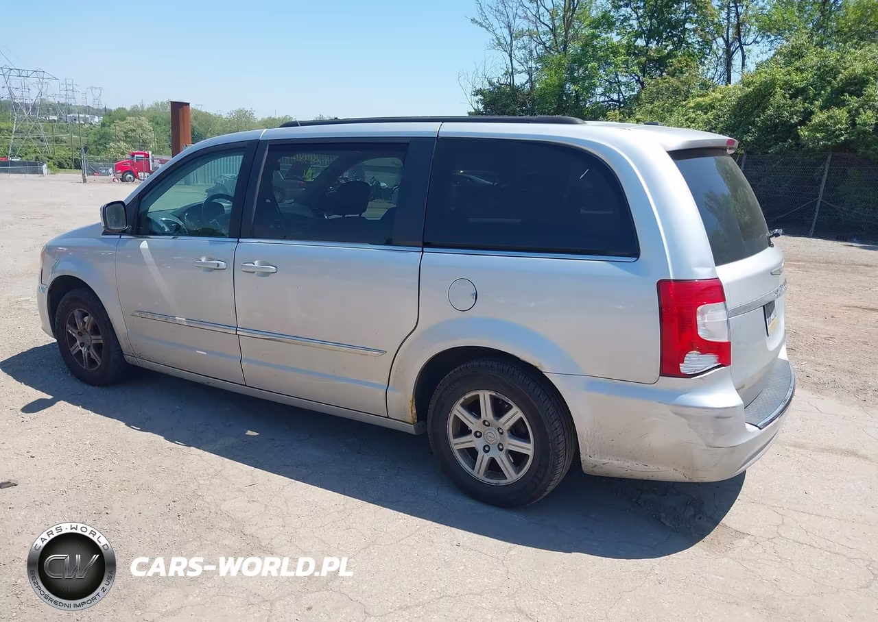 2011 Chrysler Town & Country Touring VIN:2A4RR5DG3BR675362 - 3