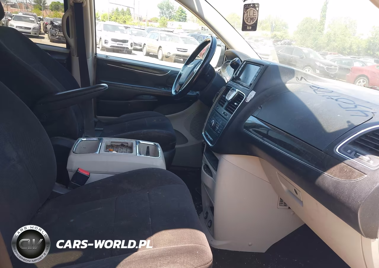 2011 Chrysler Town & Country Touring VIN:2A4RR5DG3BR675362 - 5