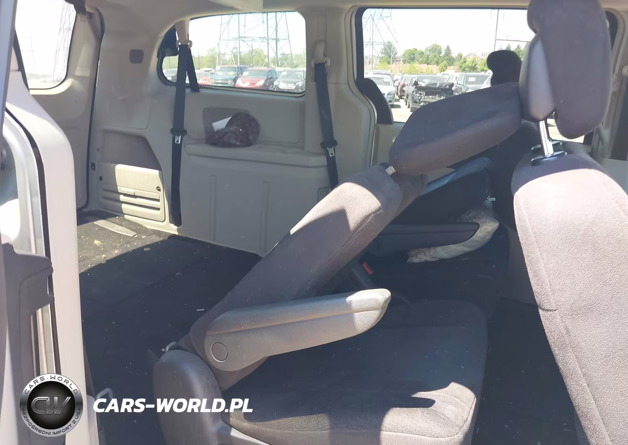 2011 Chrysler Town & Country Touring VIN:2A4RR5DG3BR675362 - 8