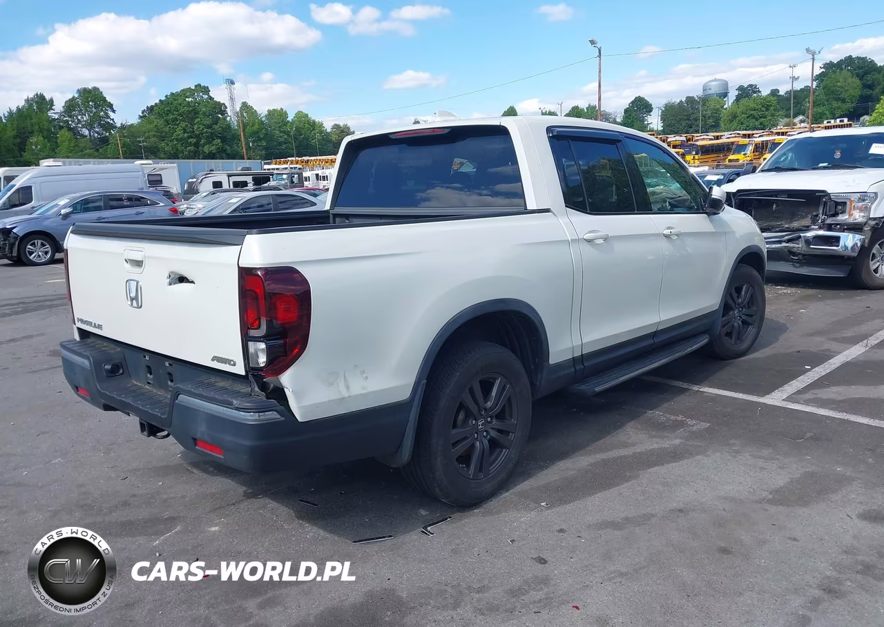 2018 Honda Ridgeline Sport VIN:5FPYK3F14JB001127 - 4
