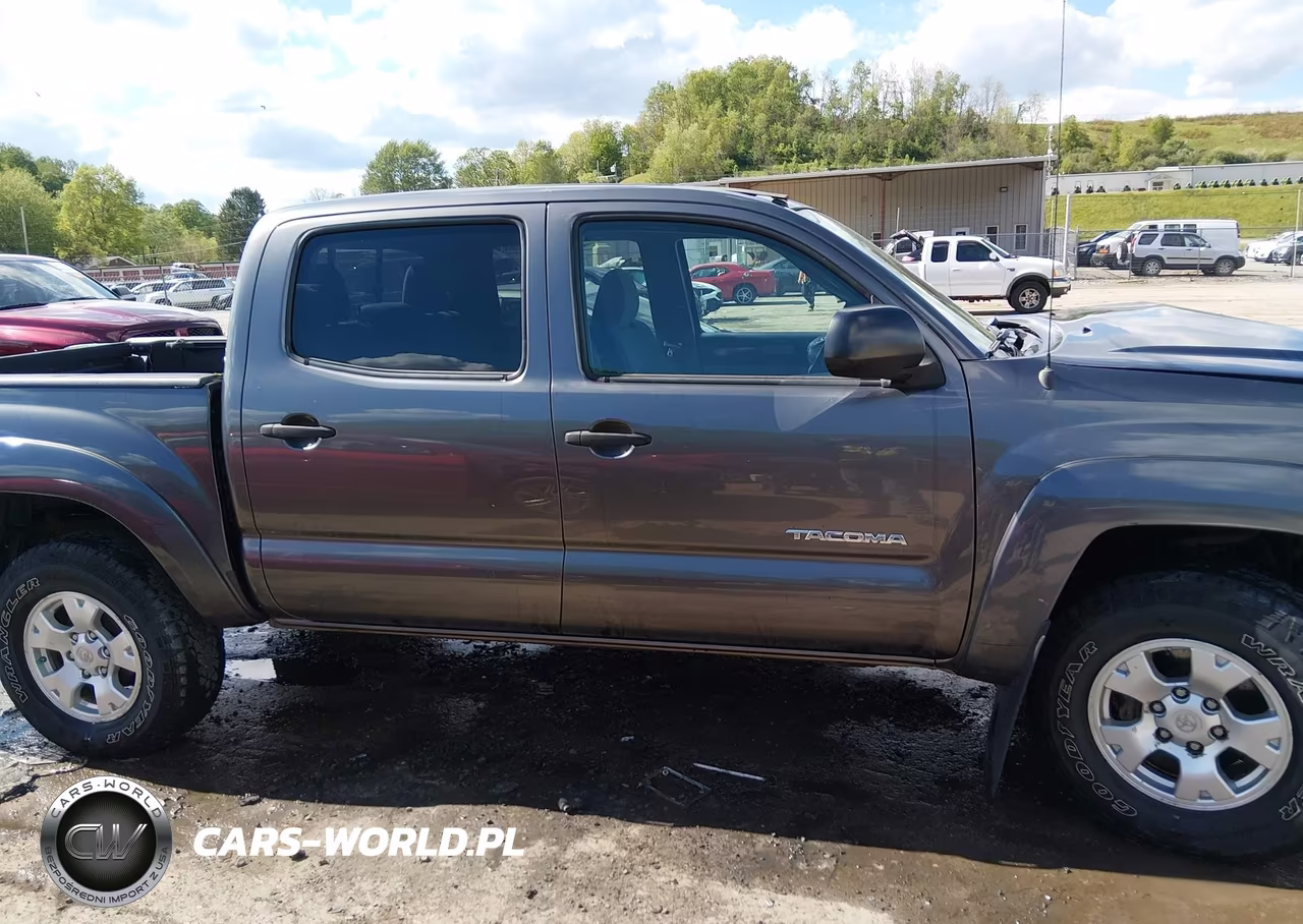 2013 Toyota Tacoma Base V6 VIN:5TFLU4EN9DX049160 - 13