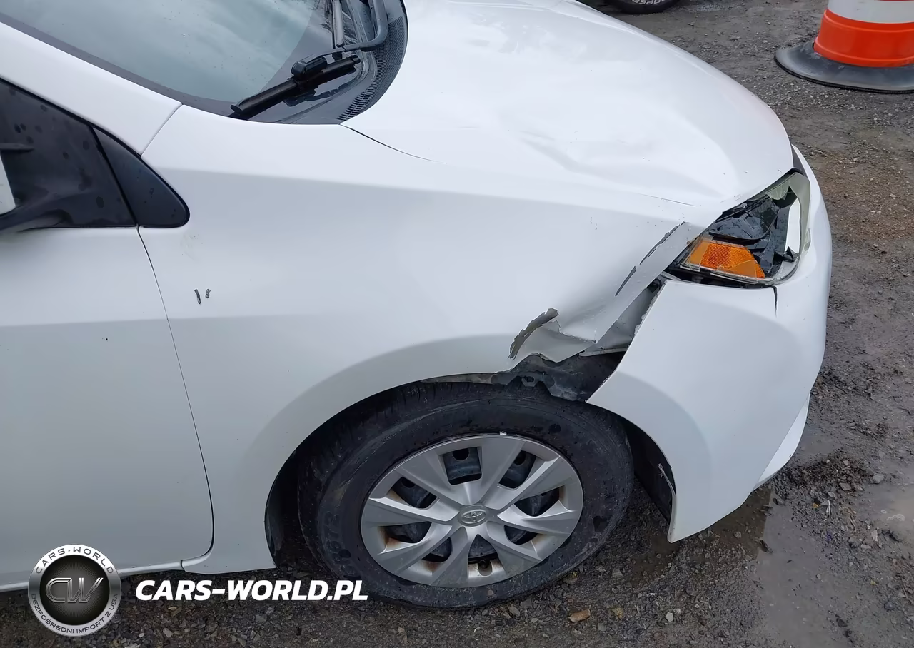 2015 Toyota Corolla L VIN:2T1BURHE0FC233425 - 17
