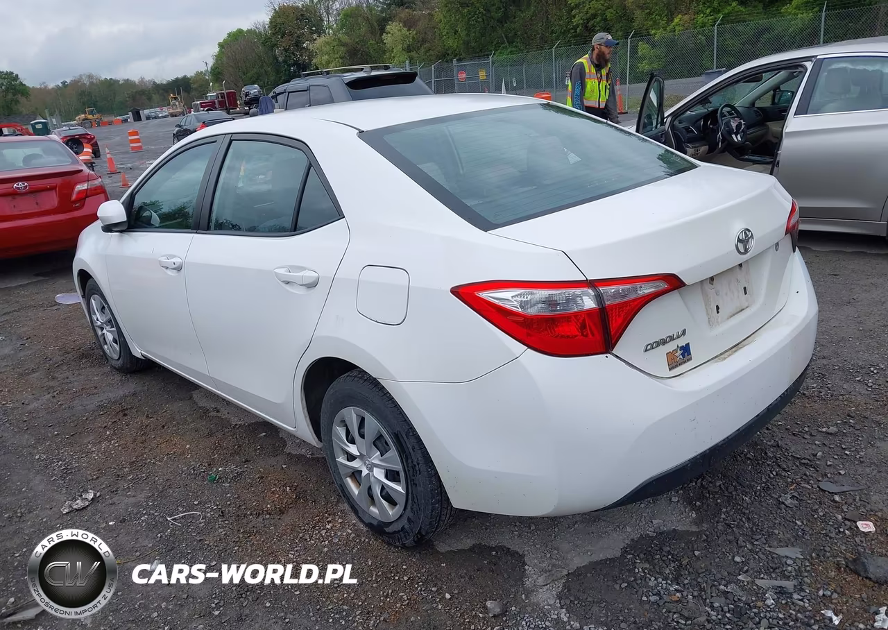 2015 Toyota Corolla L VIN:2T1BURHE0FC233425 - 3