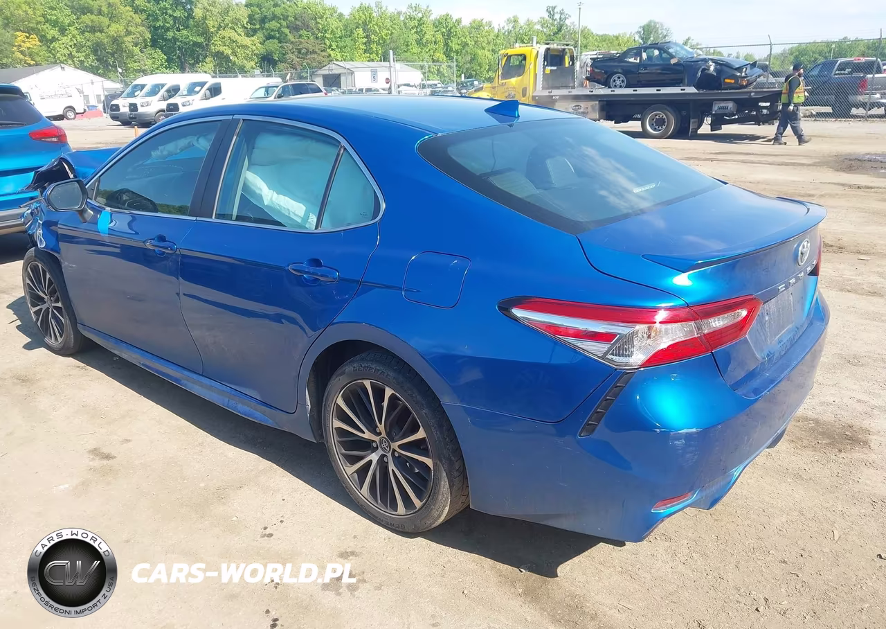 2020 Toyota Camry Se VIN:4T1G11AK6LU330087 - 3