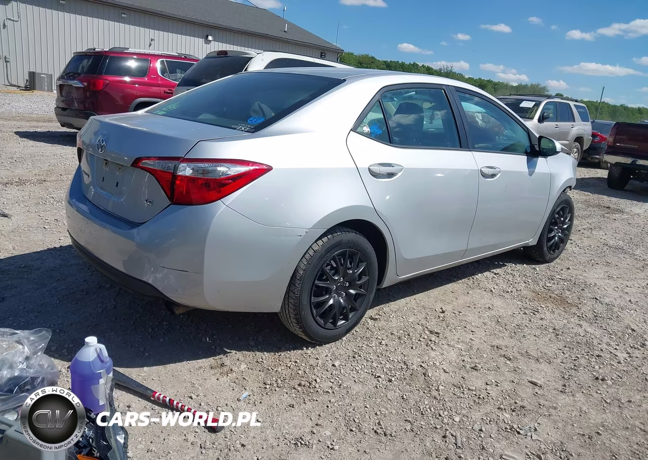 2016 Toyota Corolla Le VIN:5YFBURHE5GP496298 - 4