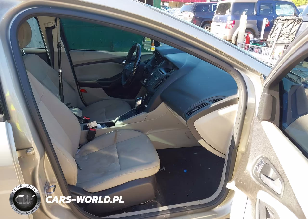 2016 Ford Focus Se VIN:1FADP3F21GL304248 - 5