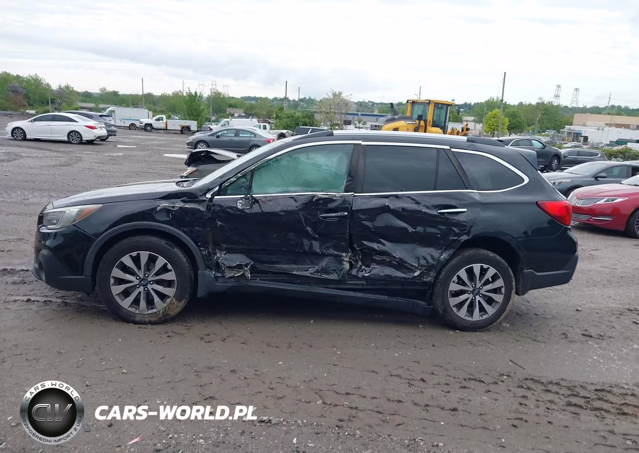2018 Subaru Outback 3.6R Touring VIN:4S4BSETC1J3316332 - 14