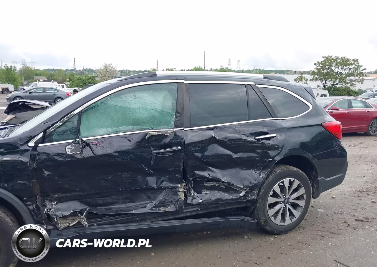 2018 Subaru Outback 3.6R Touring VIN:4S4BSETC1J3316332 - 17