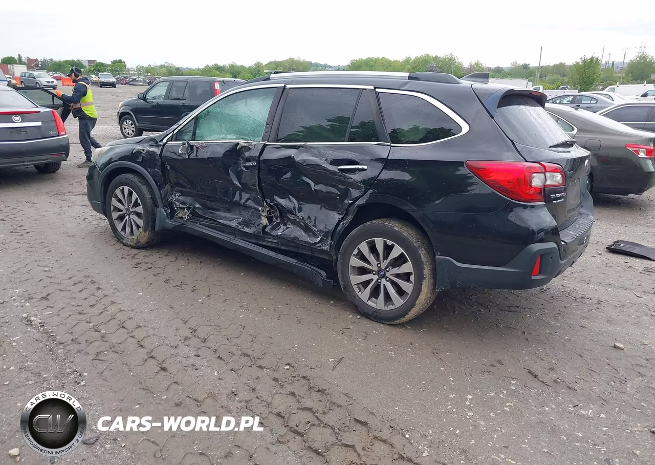 2018 Subaru Outback 3.6R Touring VIN:4S4BSETC1J3316332 - 3