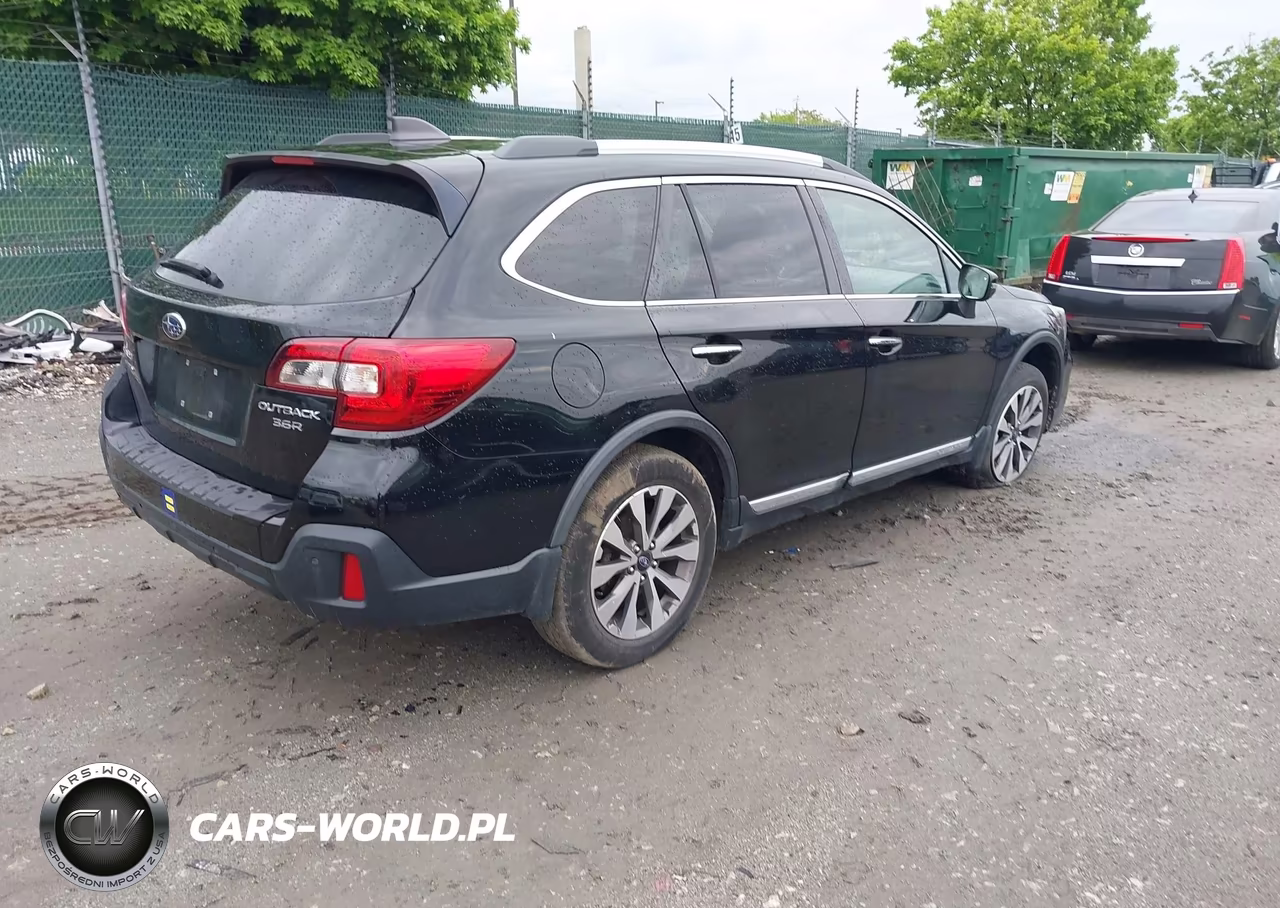 2018 Subaru Outback 3.6R Touring VIN:4S4BSETC1J3316332 - 4