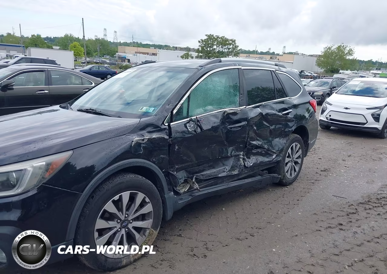 2018 Subaru Outback 3.6R Touring VIN:4S4BSETC1J3316332 - 6