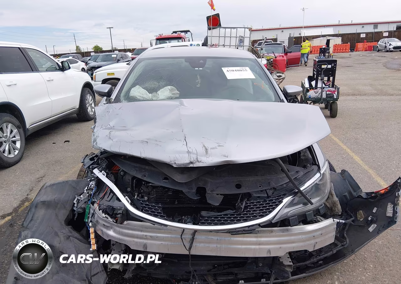 2015 Chrysler 200 C VIN:1C3CCCEG7FN656790 - 11