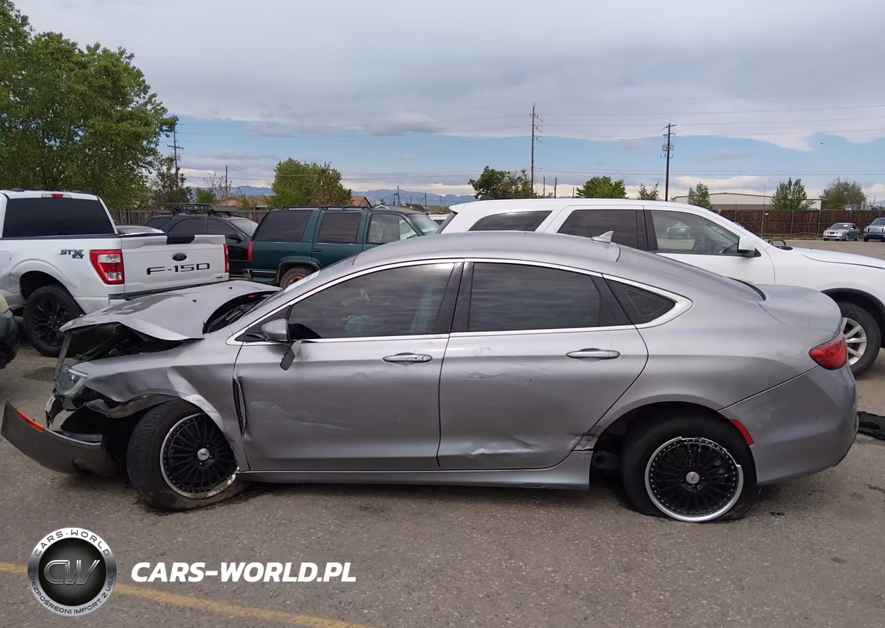 2015 Chrysler 200 C VIN:1C3CCCEG7FN656790 - 13