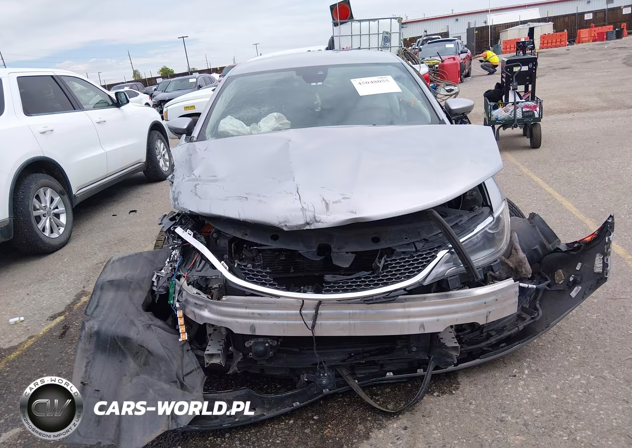 2015 Chrysler 200 C VIN:1C3CCCEG7FN656790 - 6