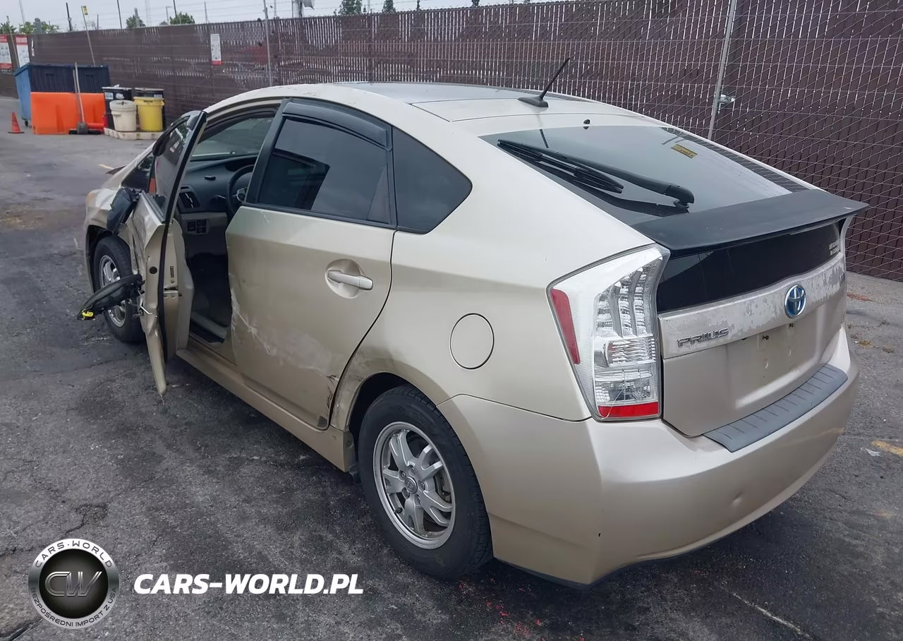 2011 Toyota Prius Three VIN:JTDKN3DU4B1427820 - 3