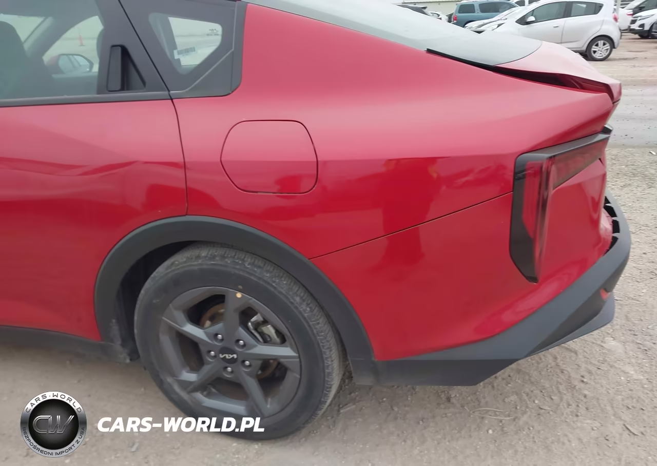 2025 Kia K4 Lxs VIN:3KPFT4DE9SE043924 - 17