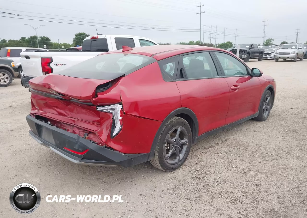 2025 Kia K4 Lxs VIN:3KPFT4DE9SE043924 - 4