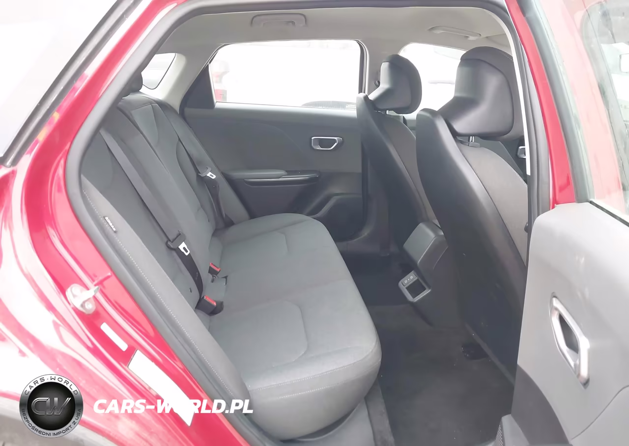 2025 Kia K4 Lxs VIN:3KPFT4DE9SE043924 - 8