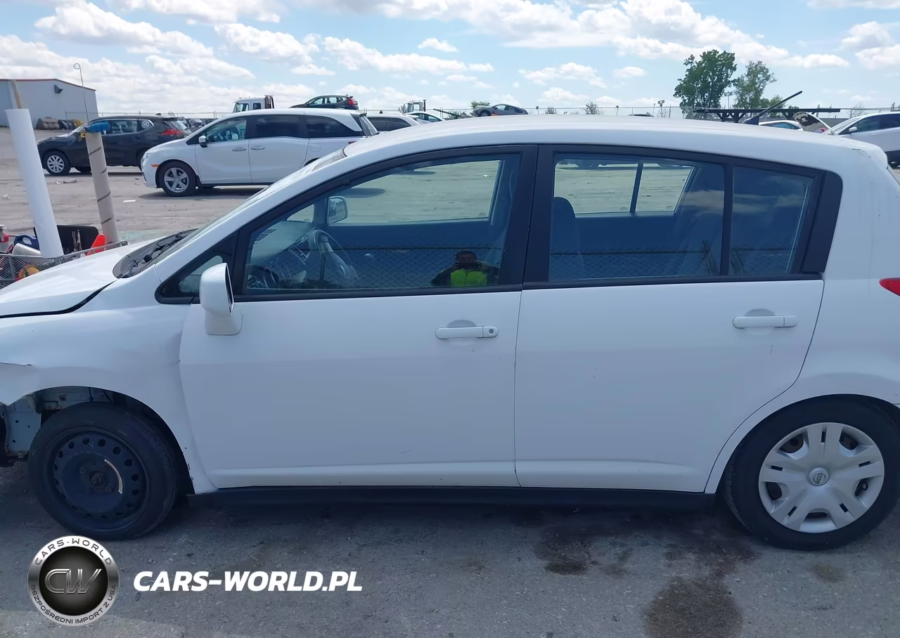 2010 Nissan Versa 1.8S VIN:3N1BC1CP0AL457414 - 13