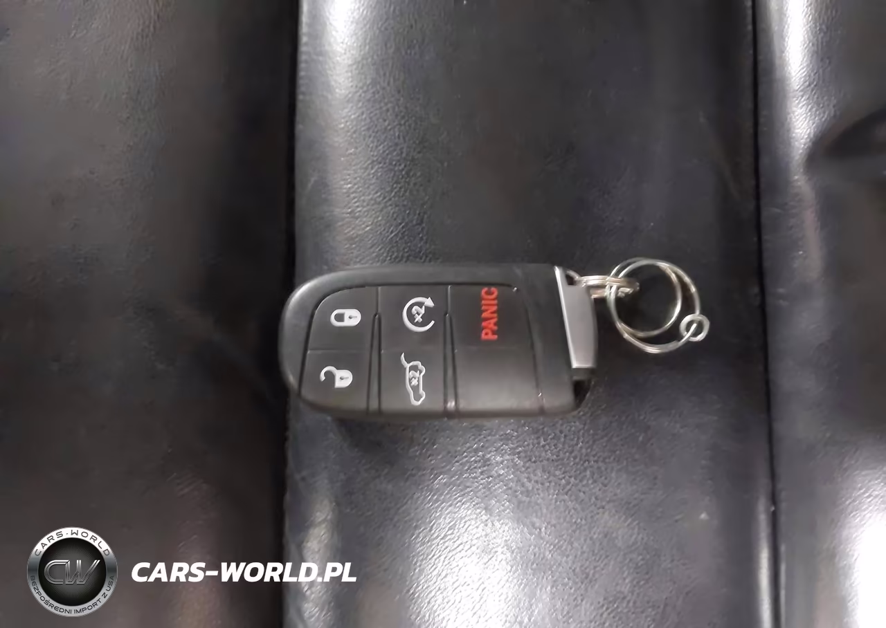 2021 Jeep Grand Cherokee Limited 4X4 VIN:1C4RJFBG2MC744625 - 11
