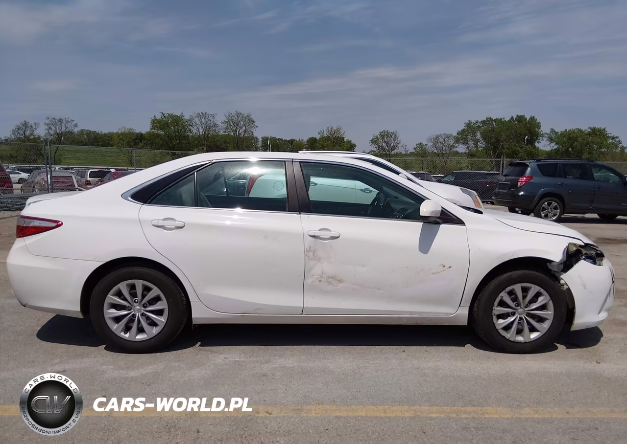 2016 Toyota Camry Le VIN:4T4BF1FK1GR564105 - 14