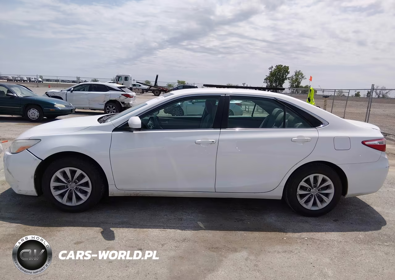 2016 Toyota Camry Le VIN:4T4BF1FK1GR564105 - 15