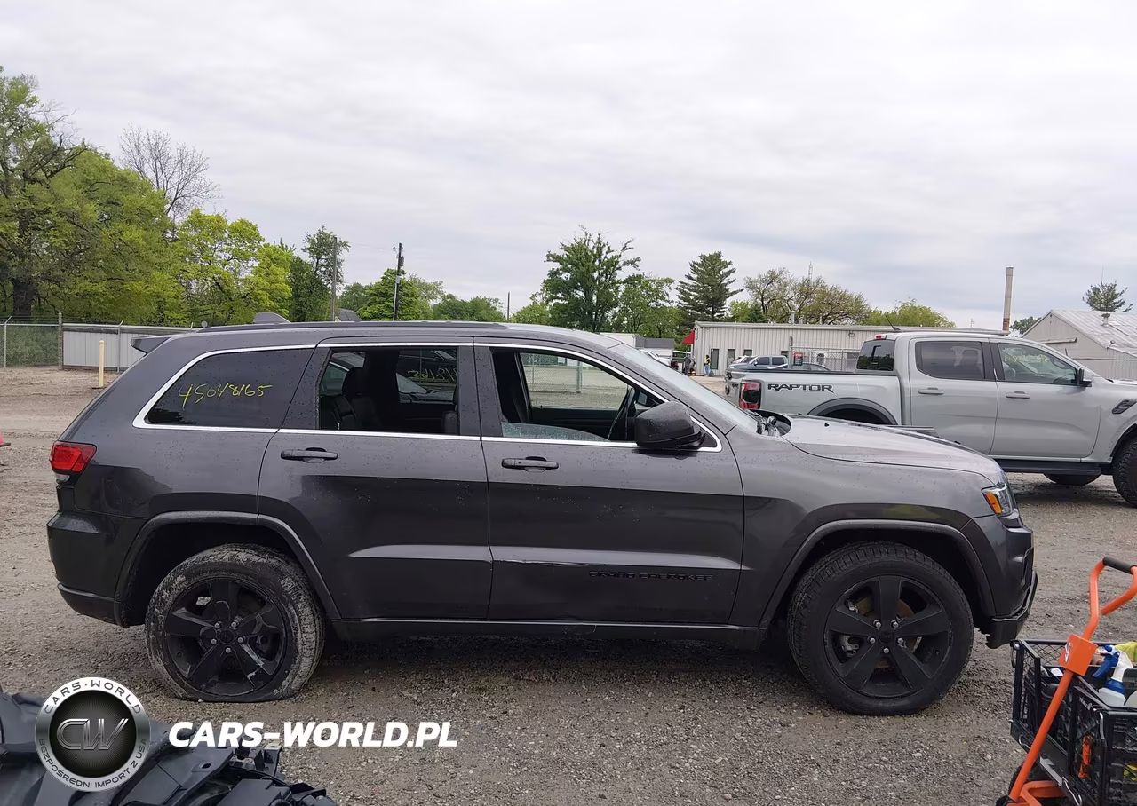 2015 Jeep Grand Cherokee Altitude VIN:1C4RJFAG5FC102517 - 13