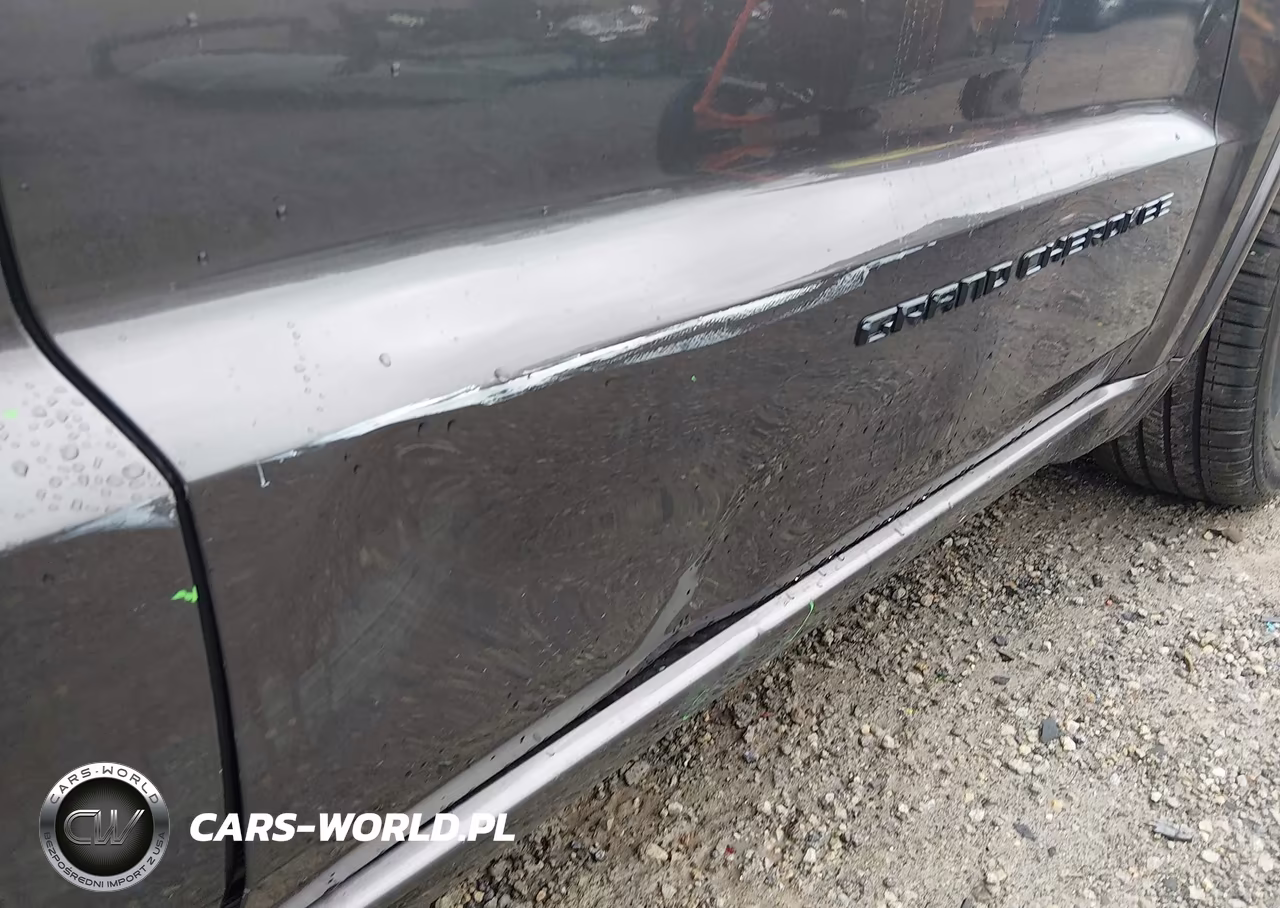 2015 Jeep Grand Cherokee Altitude VIN:1C4RJFAG5FC102517 - 18