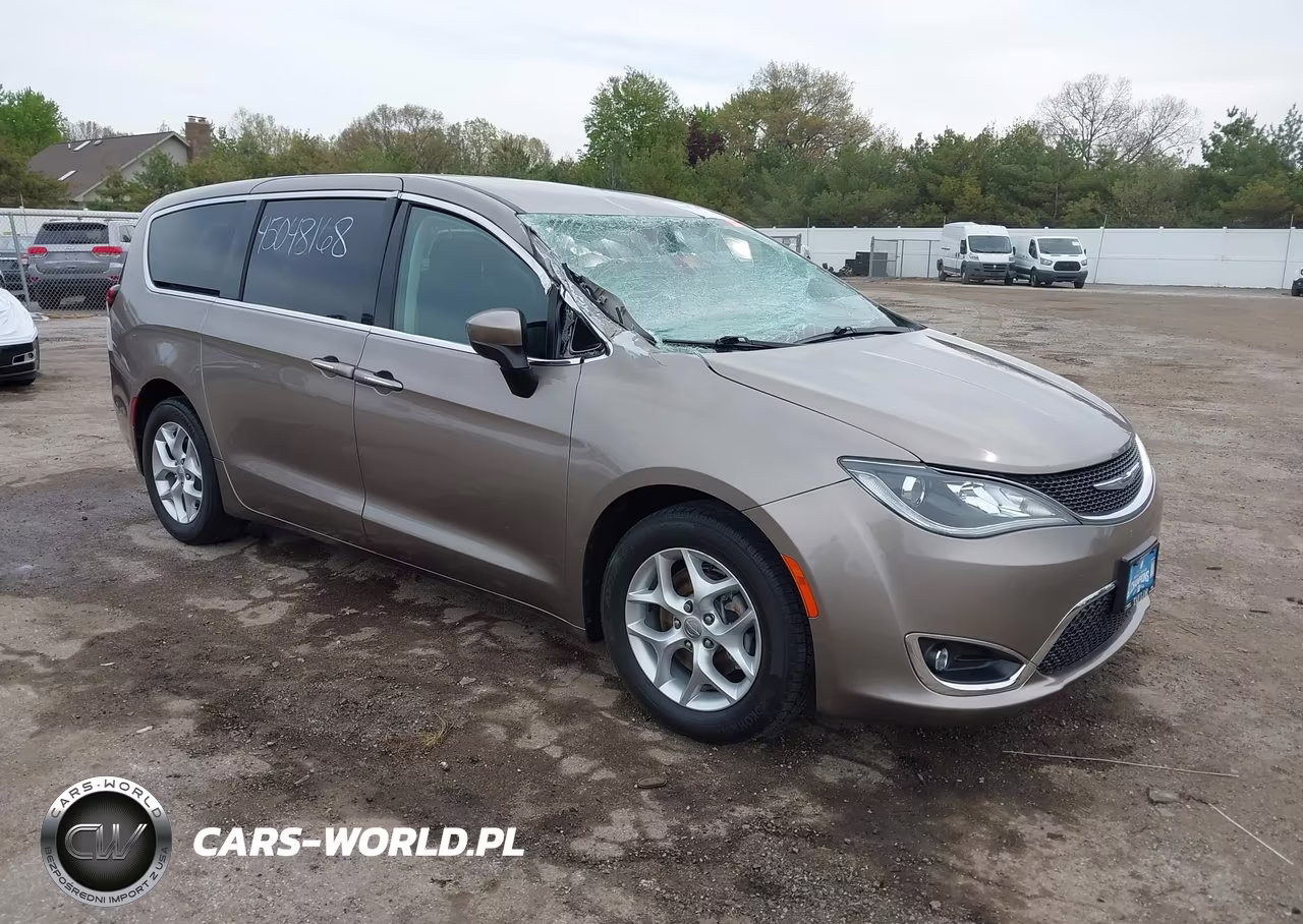 2017 Chrysler Pacifica Touring Plus