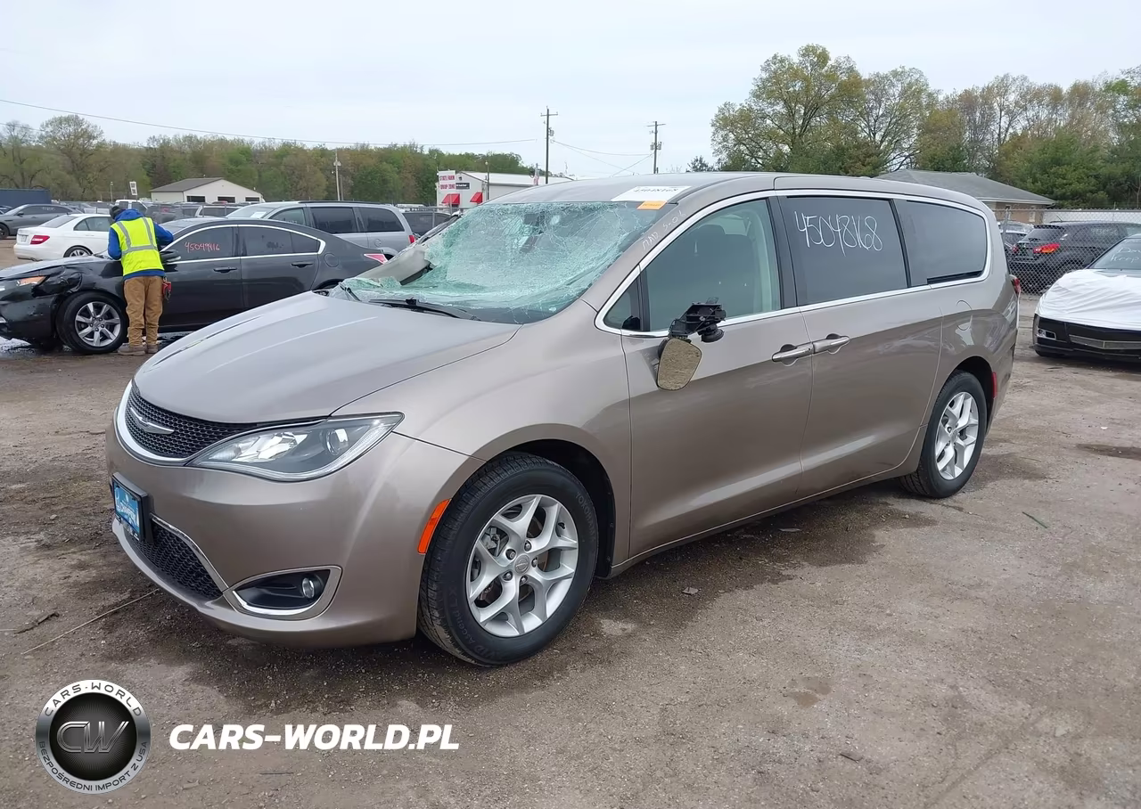 2017 Chrysler Pacifica Touring Plus VIN:2C4RC1BG9HR844540 - 2