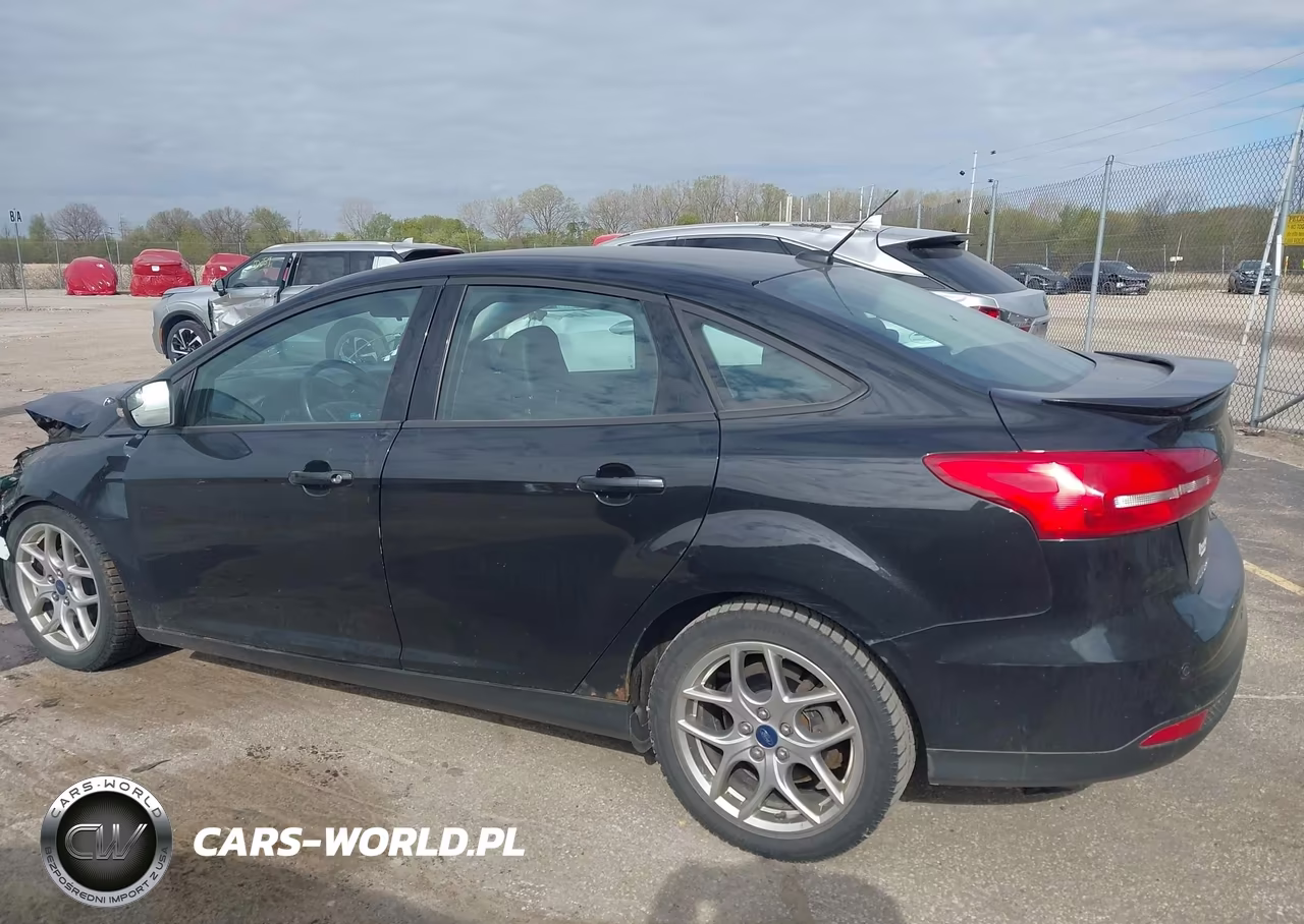 2015 Ford Focus Se VIN:1FADP3F22FL355417 - 14
