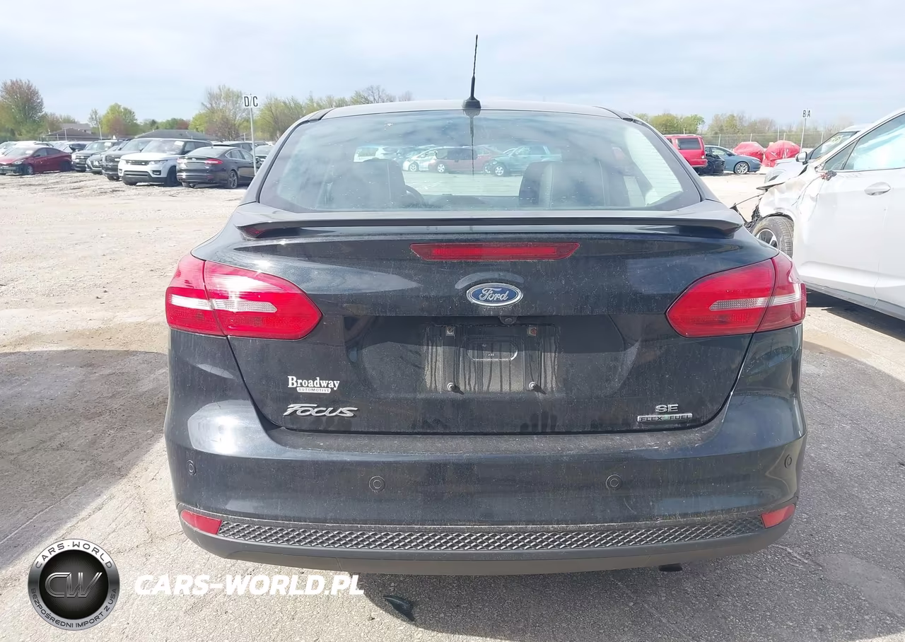 2015 Ford Focus Se VIN:1FADP3F22FL355417 - 16