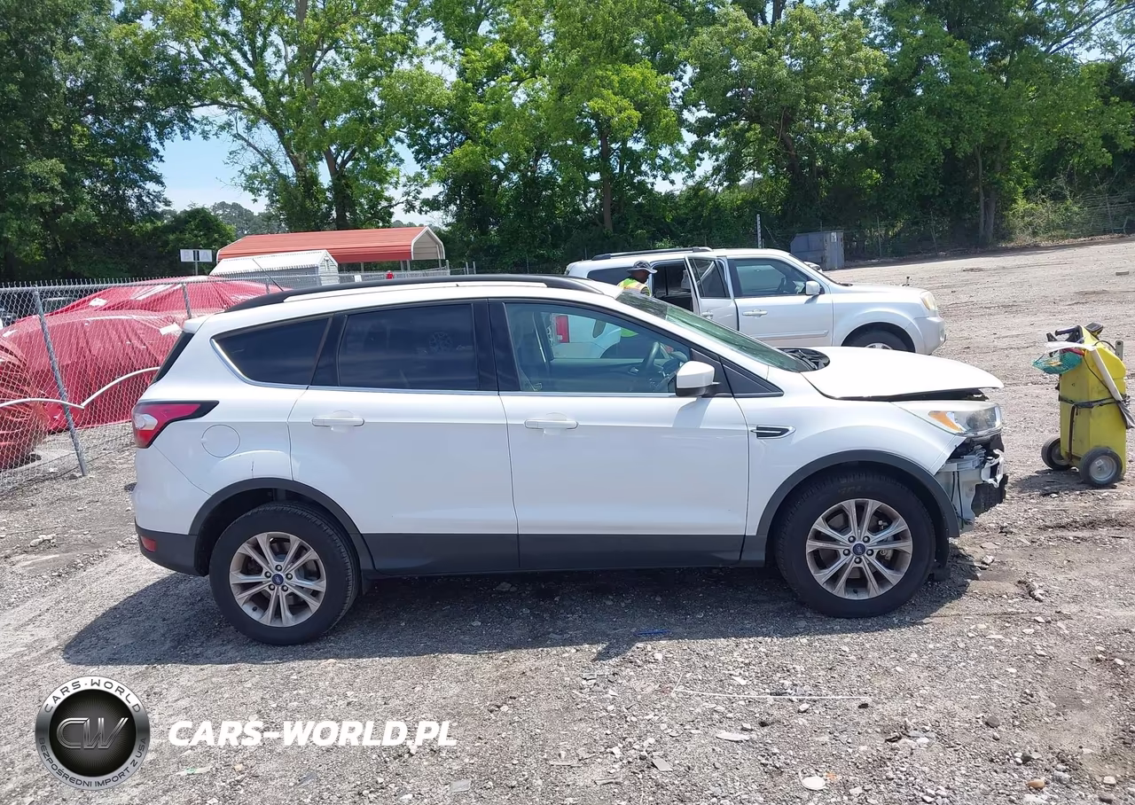 2018 Ford Escape Se VIN:1FMCU0G91JUB49349 - 13