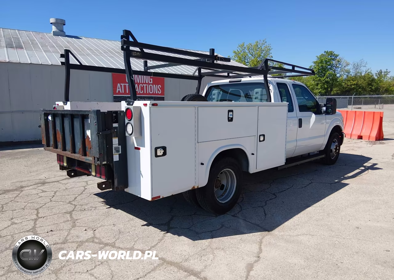 2016 Ford F-350 Chassis Xl VIN:1FD8X3G67GEC90403 - 4