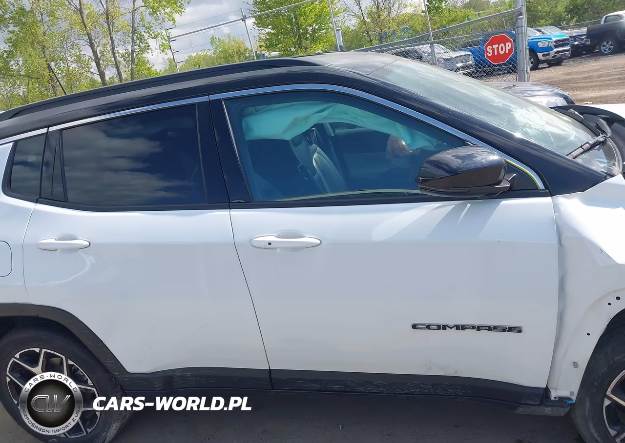 2024 Jeep Compass Limited 4X4 VIN:3C4NJDCN2RT104961 - 12