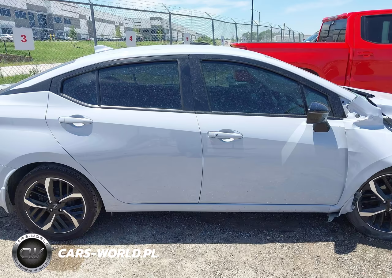 2025 Nissan Versa 1.6 Sr VIN:3N1CN8FV9SL818402 - 13