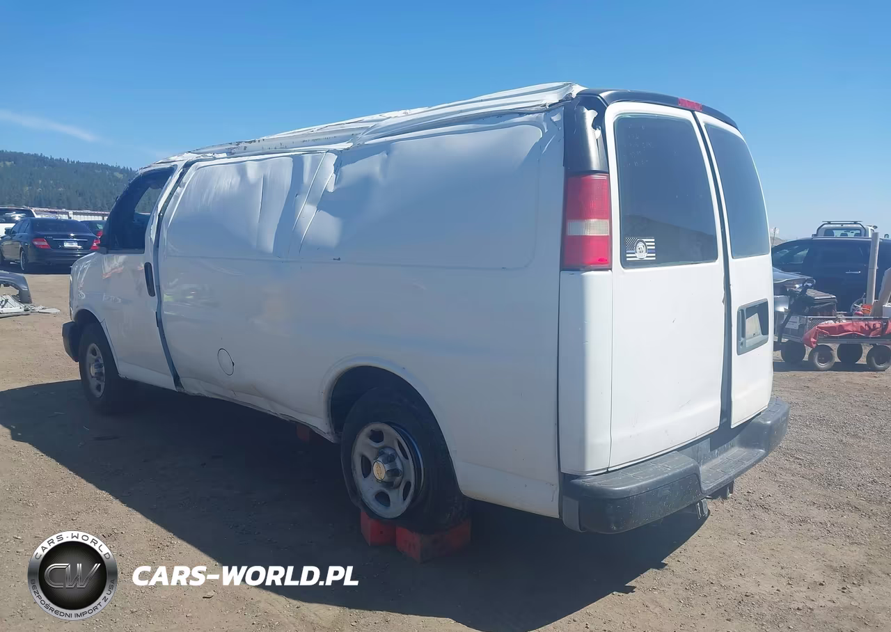 2004 Chevrolet Express VIN:1GCFG15T541182809 - 3