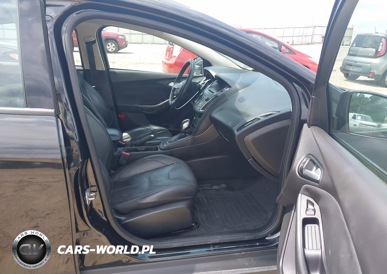 2015 Ford Focus Se VIN:1FADP3F23FL280582 - 5