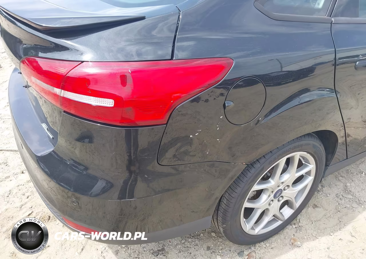 2015 Ford Focus Se VIN:1FADP3F23FL280582 - 6