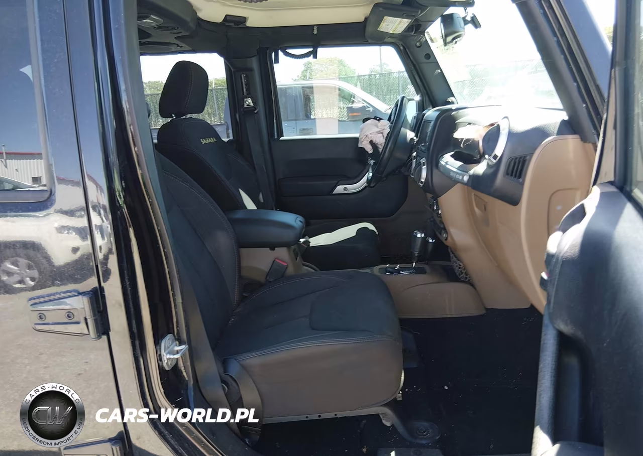2013 Jeep Wrangler Unlimited Sahara VIN:1C4BJWEG7DL591124 - 5