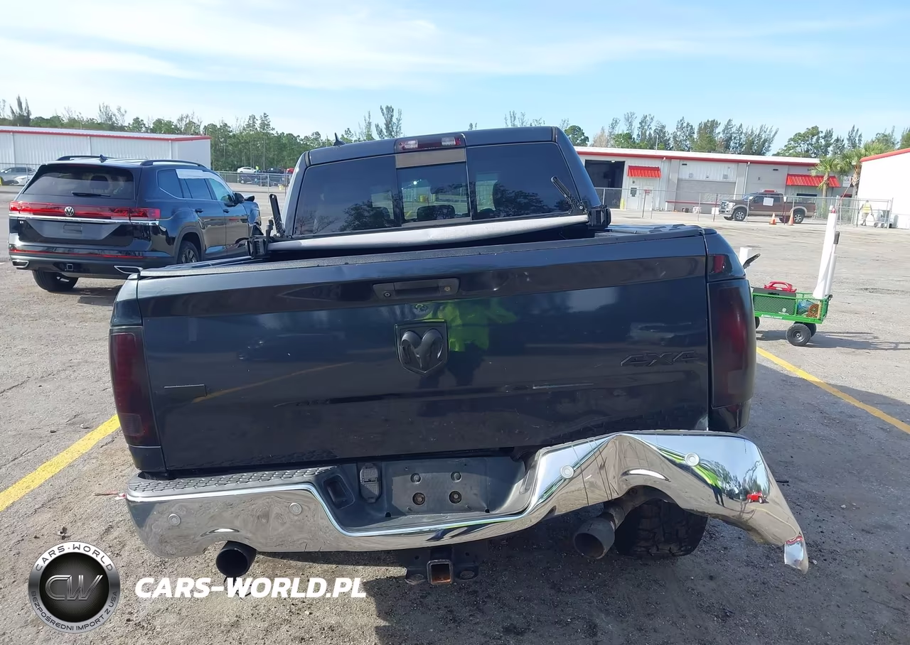 2015 Ram 1500 Laramie VIN:1C6RR7NT8FS500100 - 15