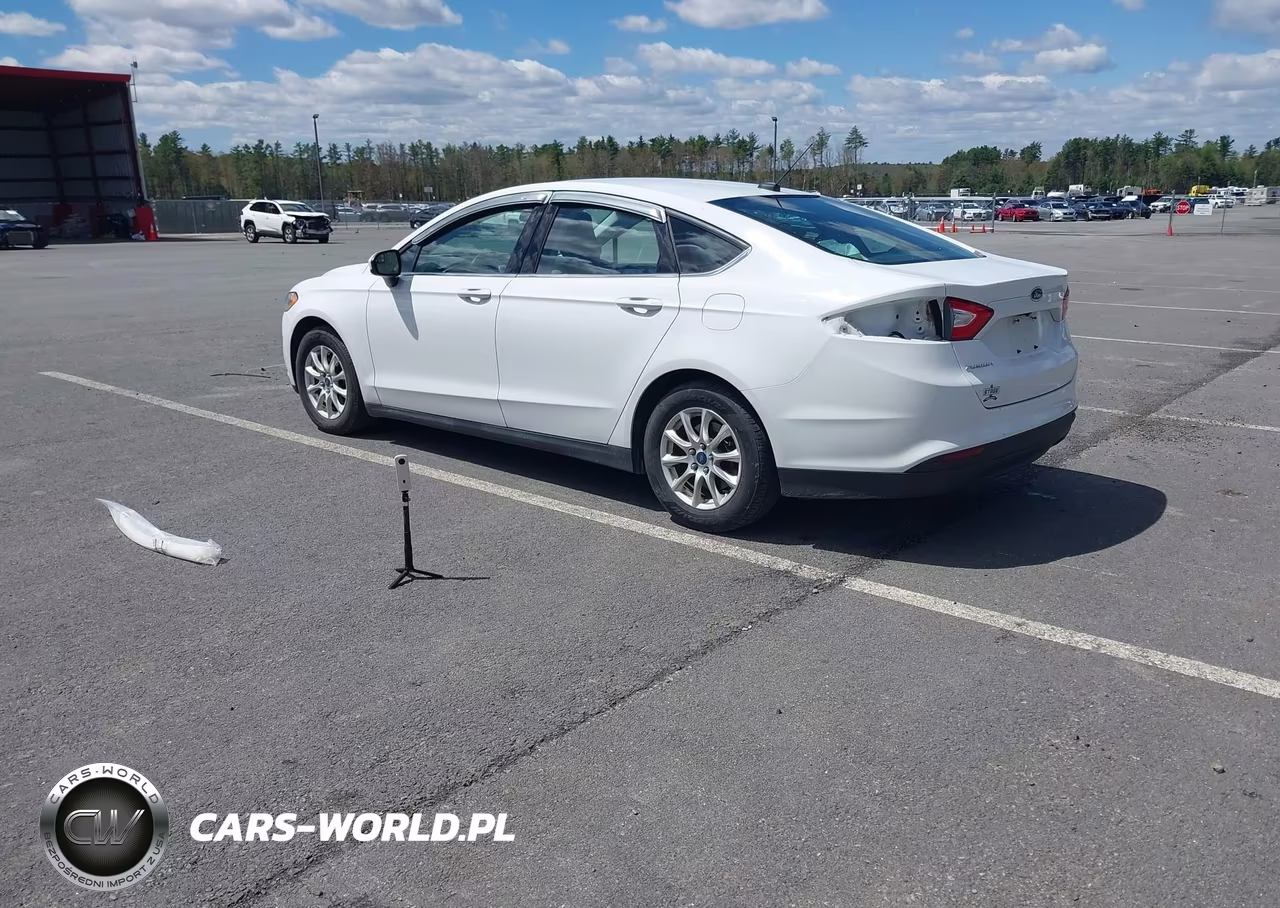 2015 Ford Fusion S VIN:3FA6P0G77FR300044 - 3