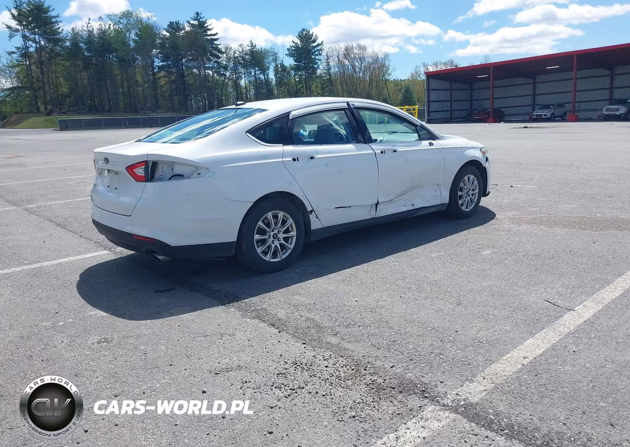 2015 Ford Fusion S VIN:3FA6P0G77FR300044 - 4