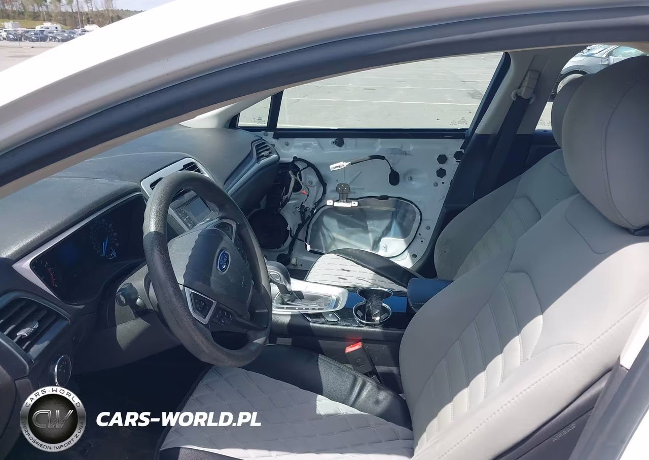 2015 Ford Fusion S VIN:3FA6P0G77FR300044 - 5