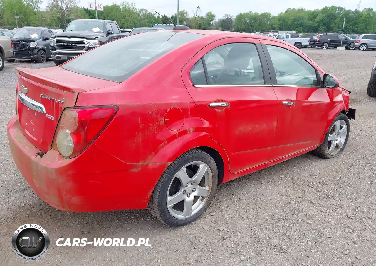 2015 Chevrolet Sonic Ltz Auto VIN:1G1JE5SB7F4120549 - 4