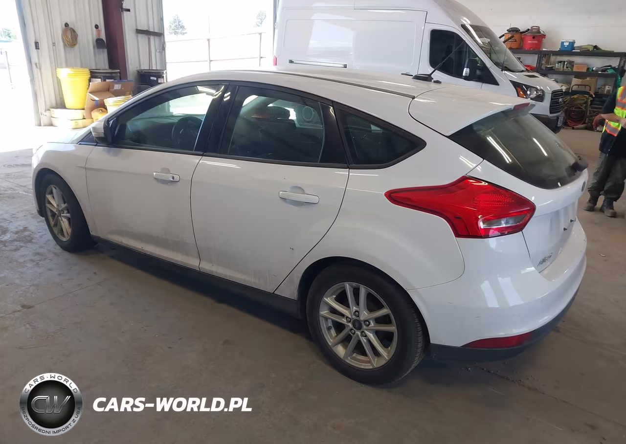 2016 Ford Focus Se VIN:1FADP3K25GL297696 - 3